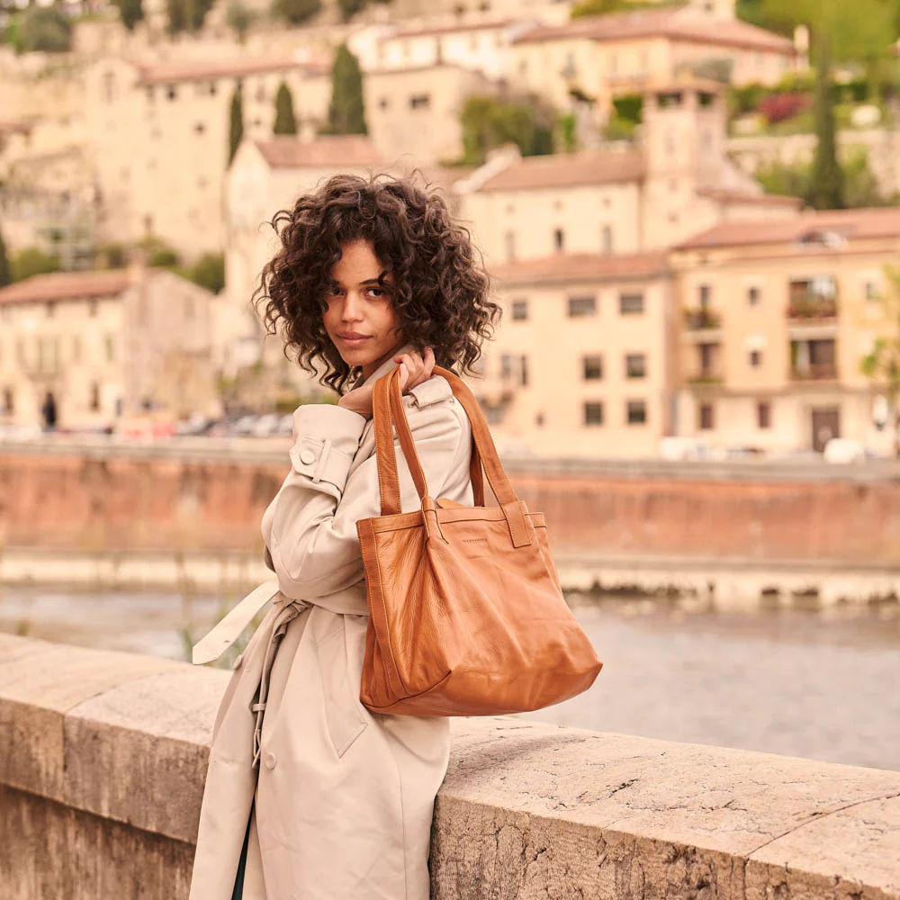 Dorotea Tote - Image 33