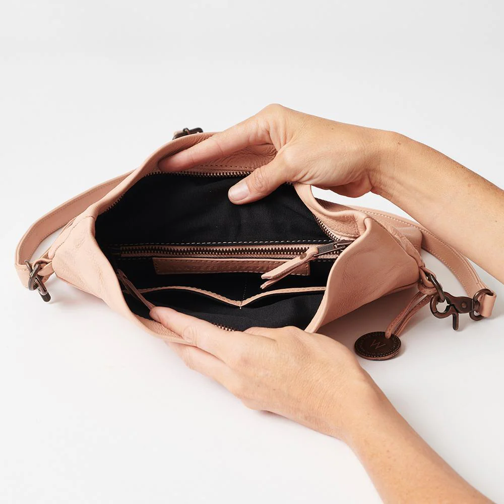 The Lazise crossbody clutch - Image 20