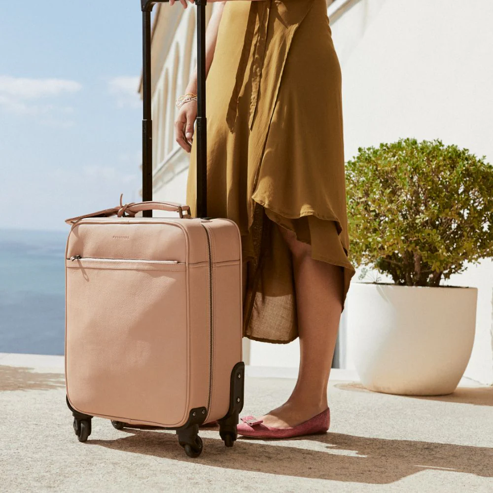 The Wanderer Cabin Suitcase - Image 16