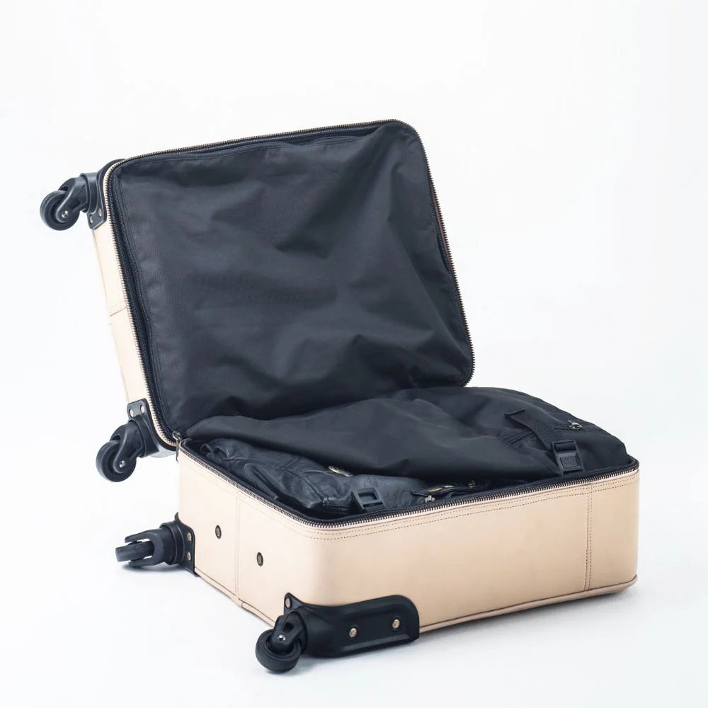 The Wanderer Cabin Suitcase - Image 29